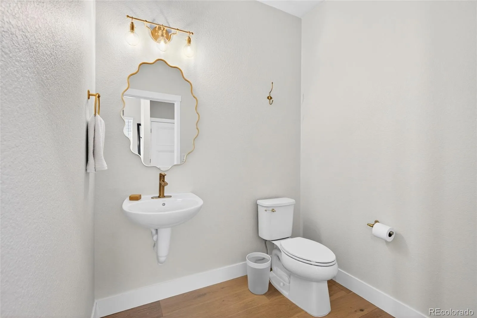 2250 S Mcintyre Street Lakewood CO 80228 | MLS #REC8769873 06262026170050 1600 34