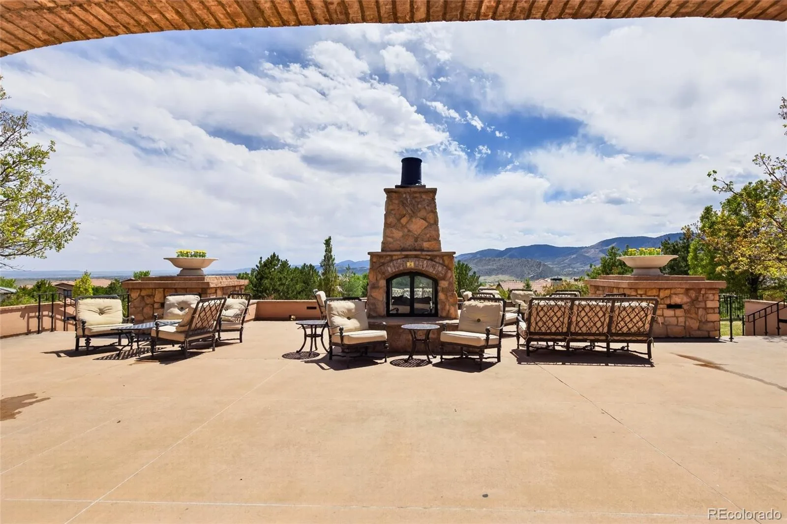 2250 S Mcintyre Street Lakewood CO 80228 | MLS #REC8769873 06262026170050 1600 43