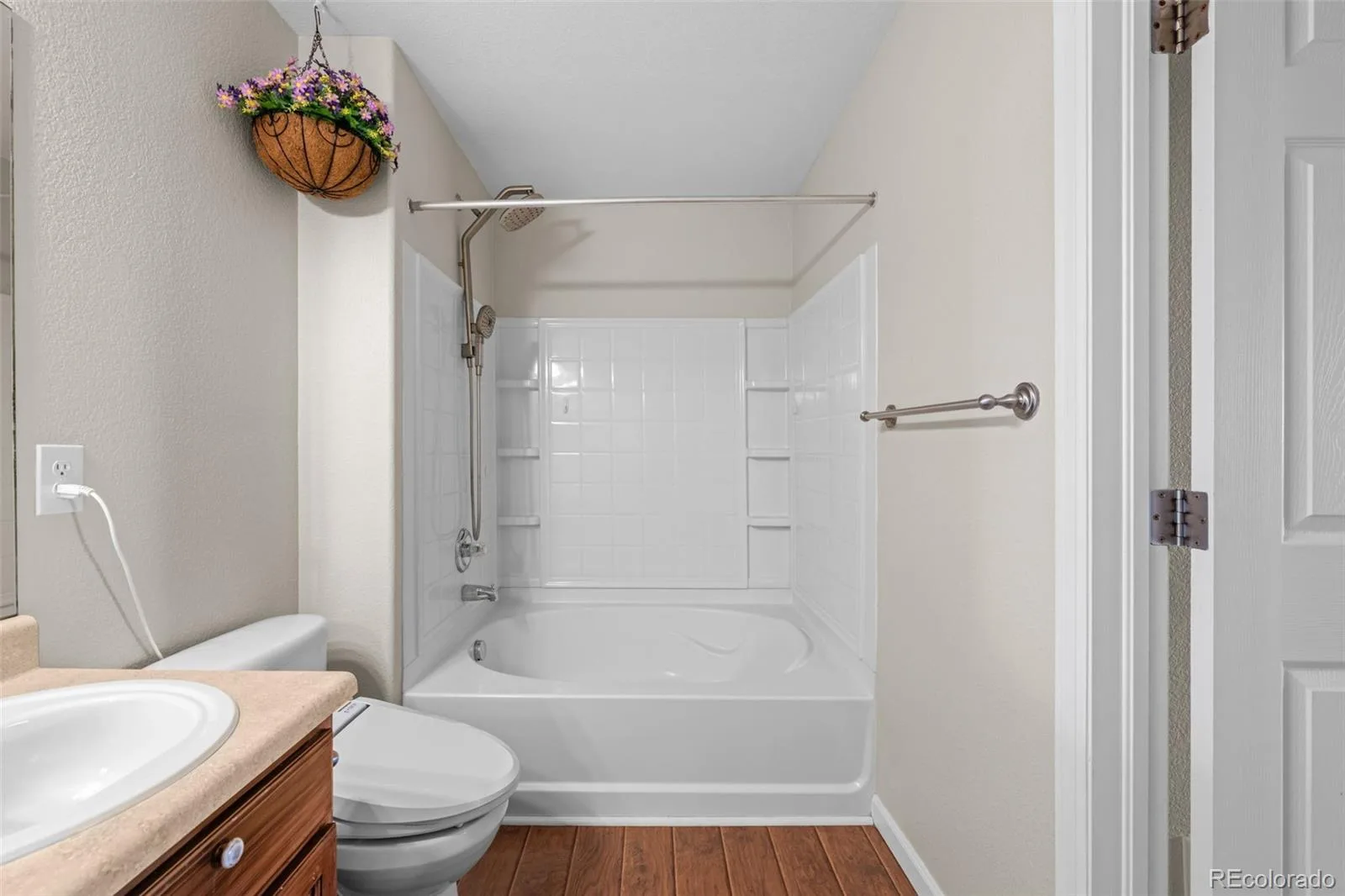 4572 Copeland Loop #201 Littleton CO 80126 | MLS #REC8771333 06132026051955 1600 17