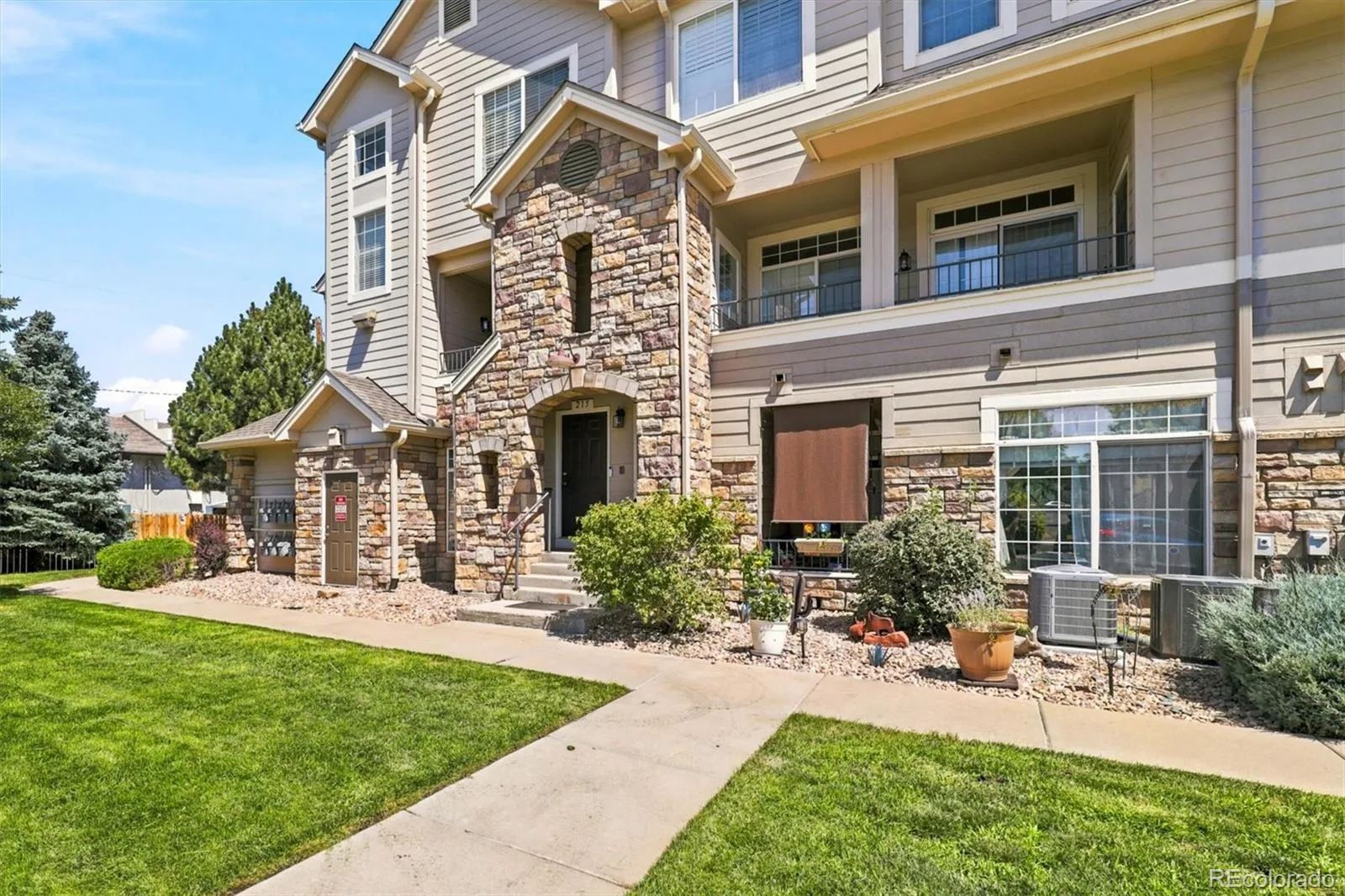1509 S Florence Court #215 Aurora CO 80247 MLS #REC8773448 07202026170404 1600 4