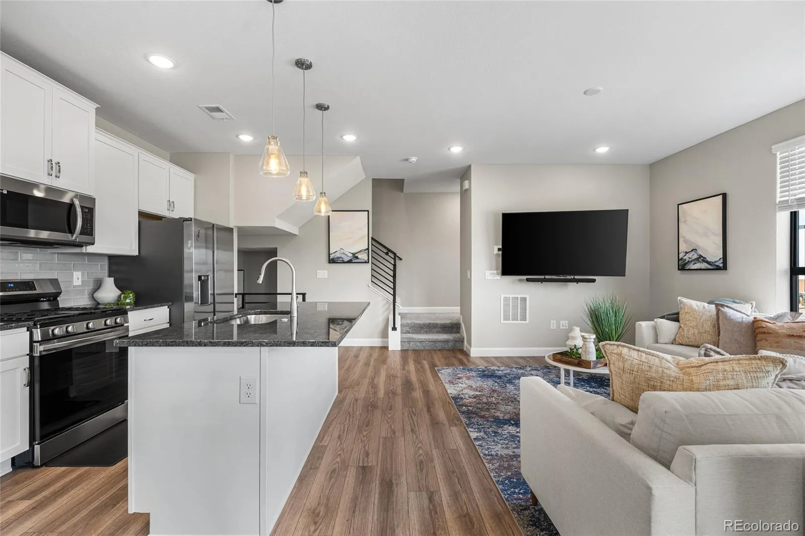 04152026003617 1600 1