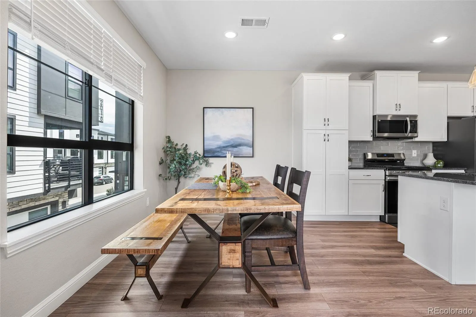 04152026003617 1600 12