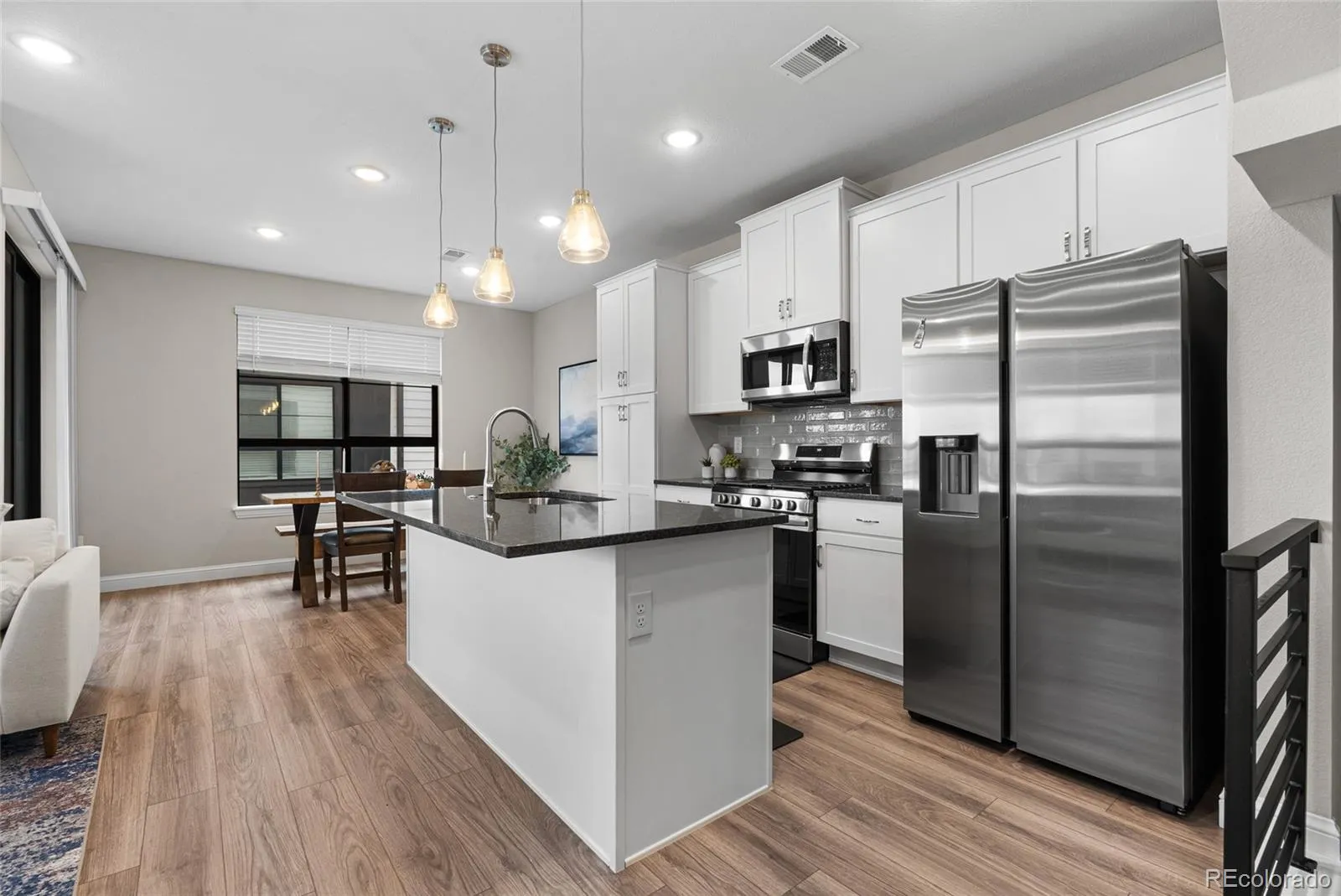 04152026003617 1600 16