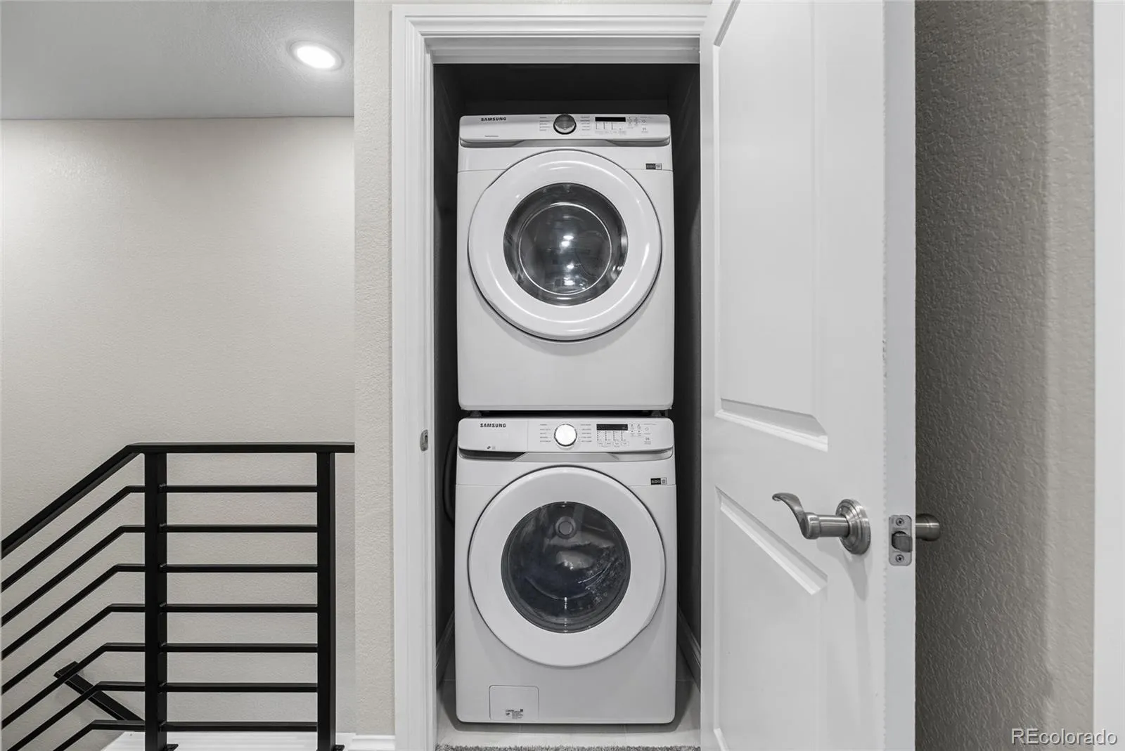 04152026003617 1600 29