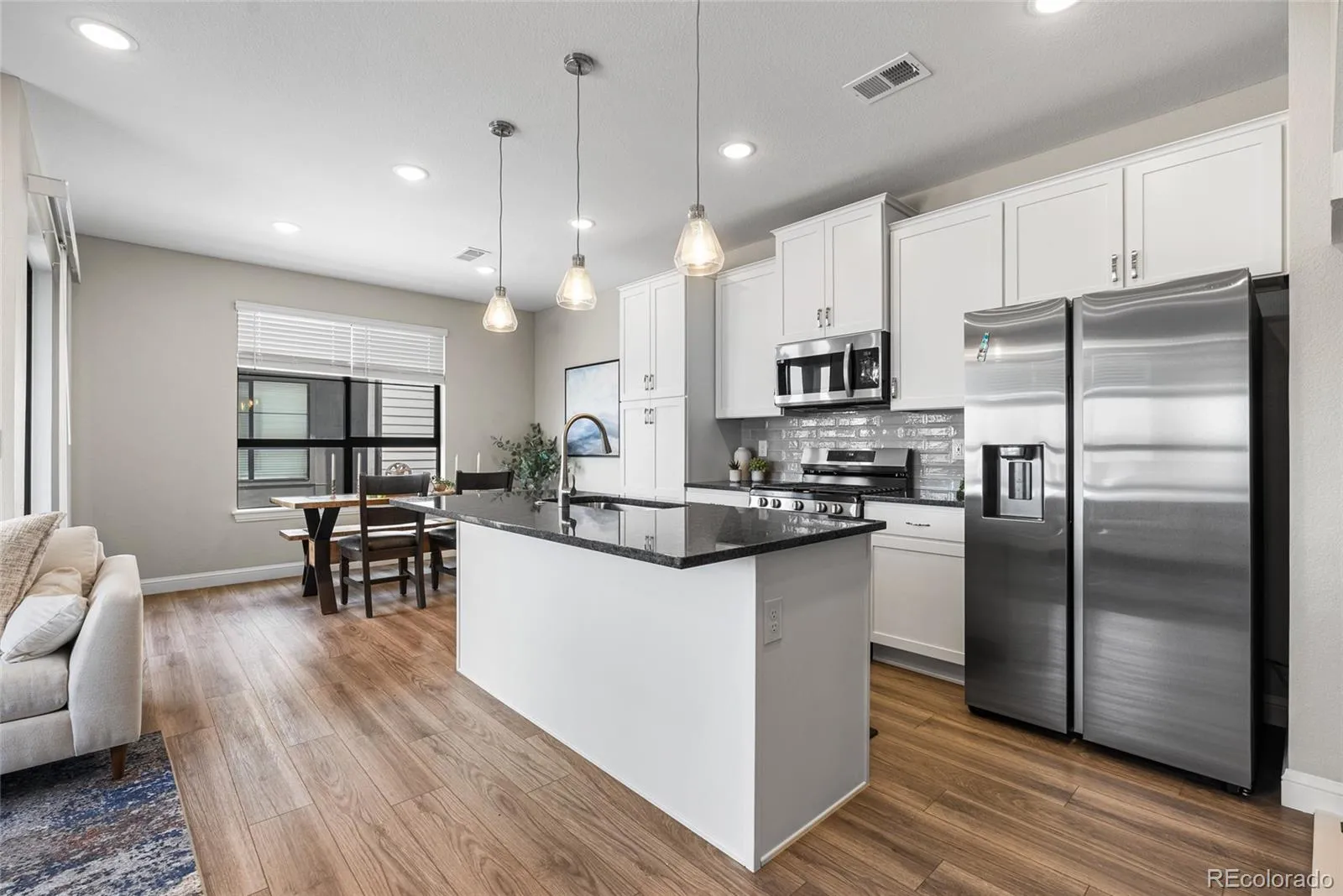 04152026003617 1600 4