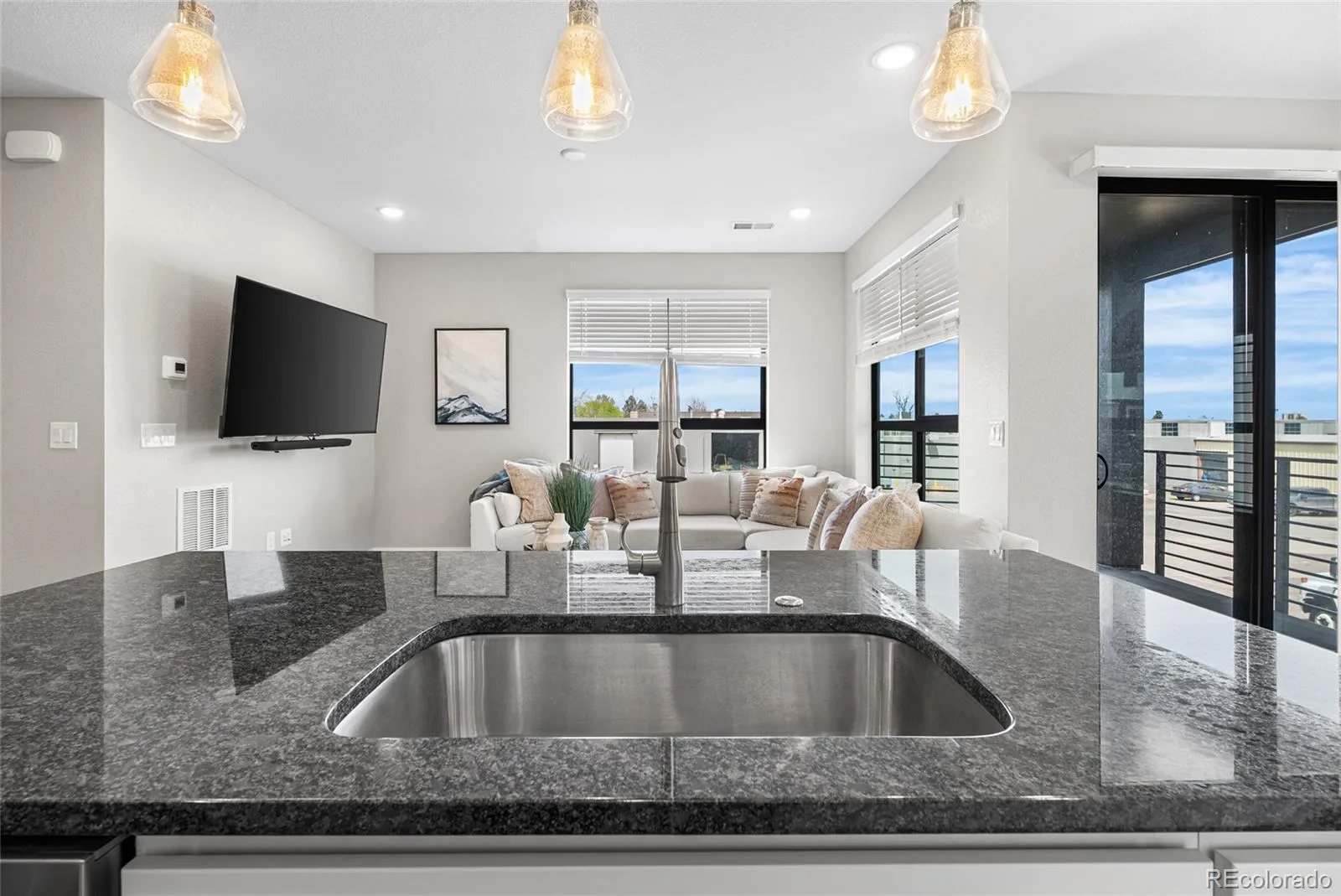 04152026003617 1600 9