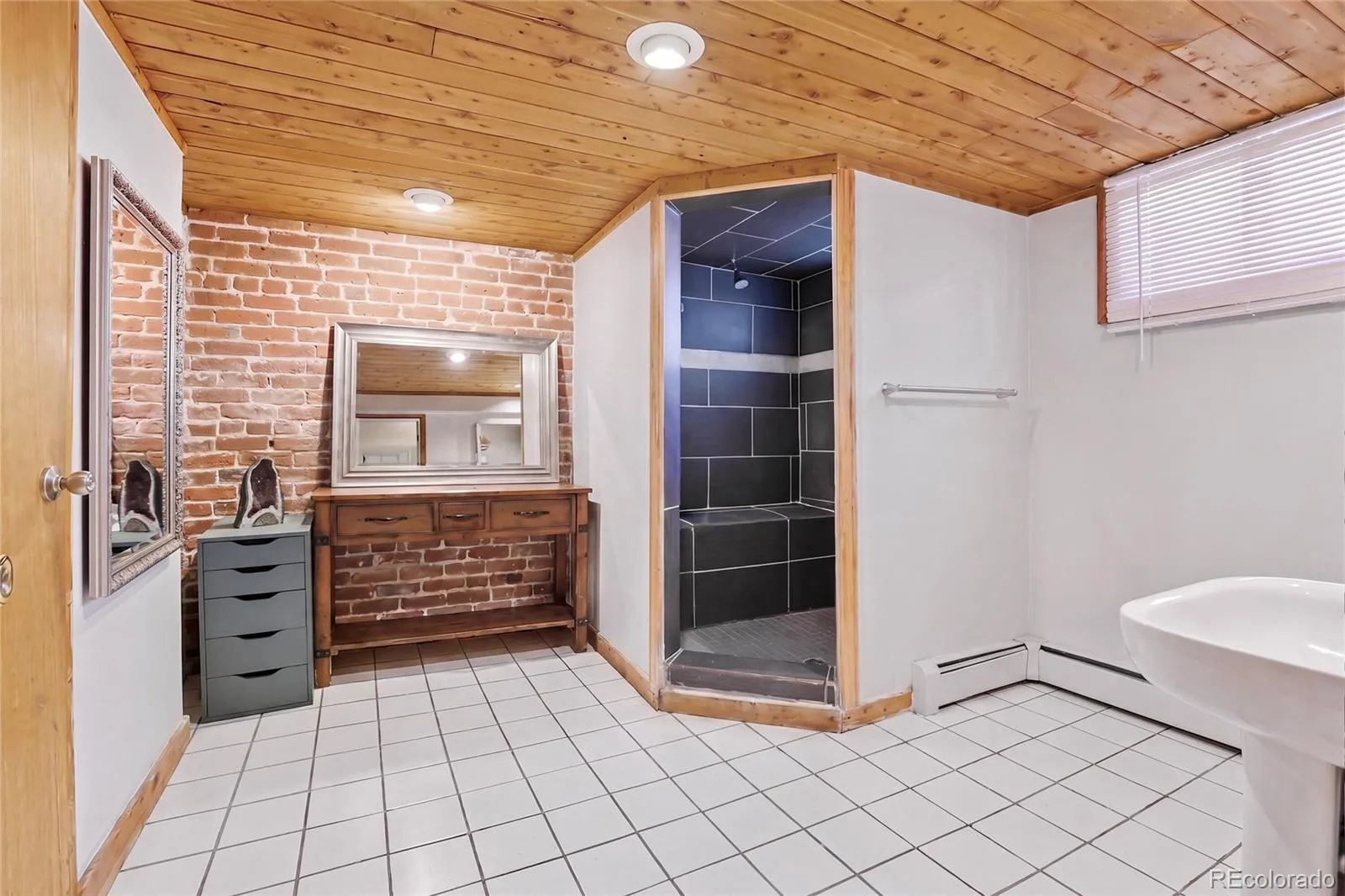 1225 N Clarkson Street Denver CO 80218 MLS #REC8776694 05142026212812 1600 25