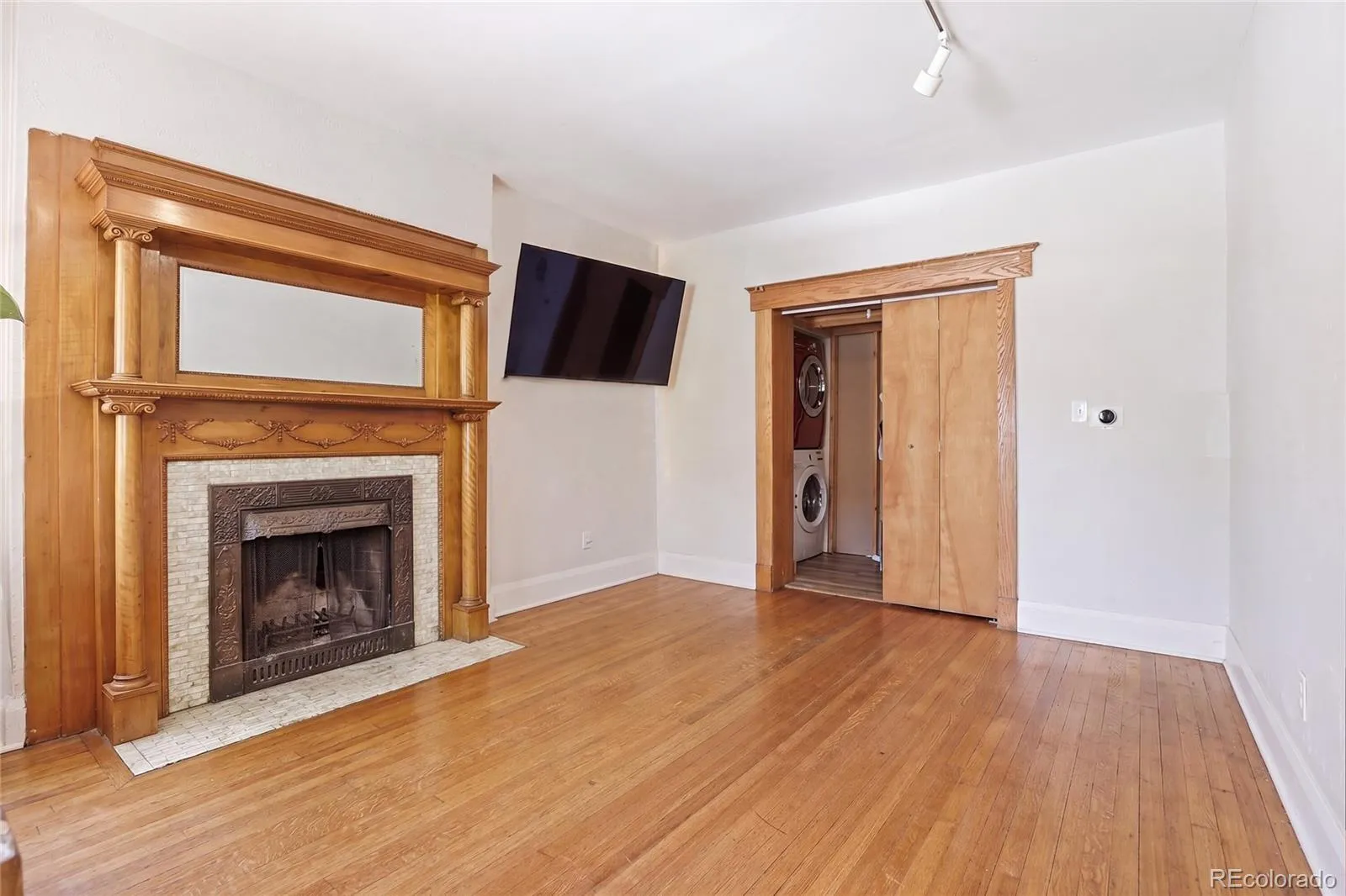 1225 N Clarkson Street Denver CO 80218 MLS #REC8776694 05142026212812 1600 4