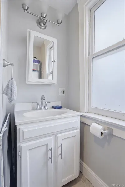 1225 N Clarkson Street Denver CO 80218 MLS #REC8776694 05142026212812 800 12