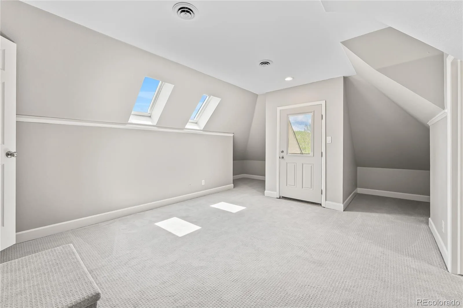 5866 W Flora Way Arvada CO 80004 | MLS #REC8777468 08112026021233 1600 21