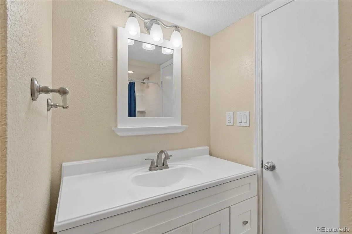 1477 S Brentwood Street Lakewood CO 80232 | MLS #REC8784669 08222026165715 1200 21