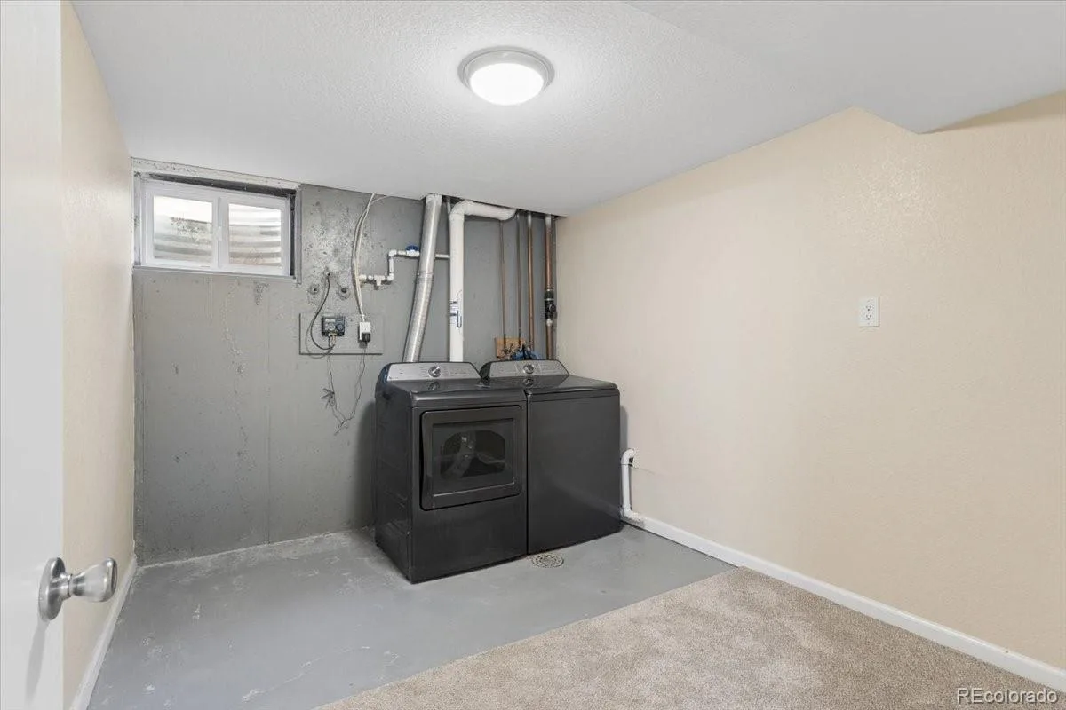 1477 S Brentwood Street Lakewood CO 80232 | MLS #REC8784669 08222026165715 1200 23