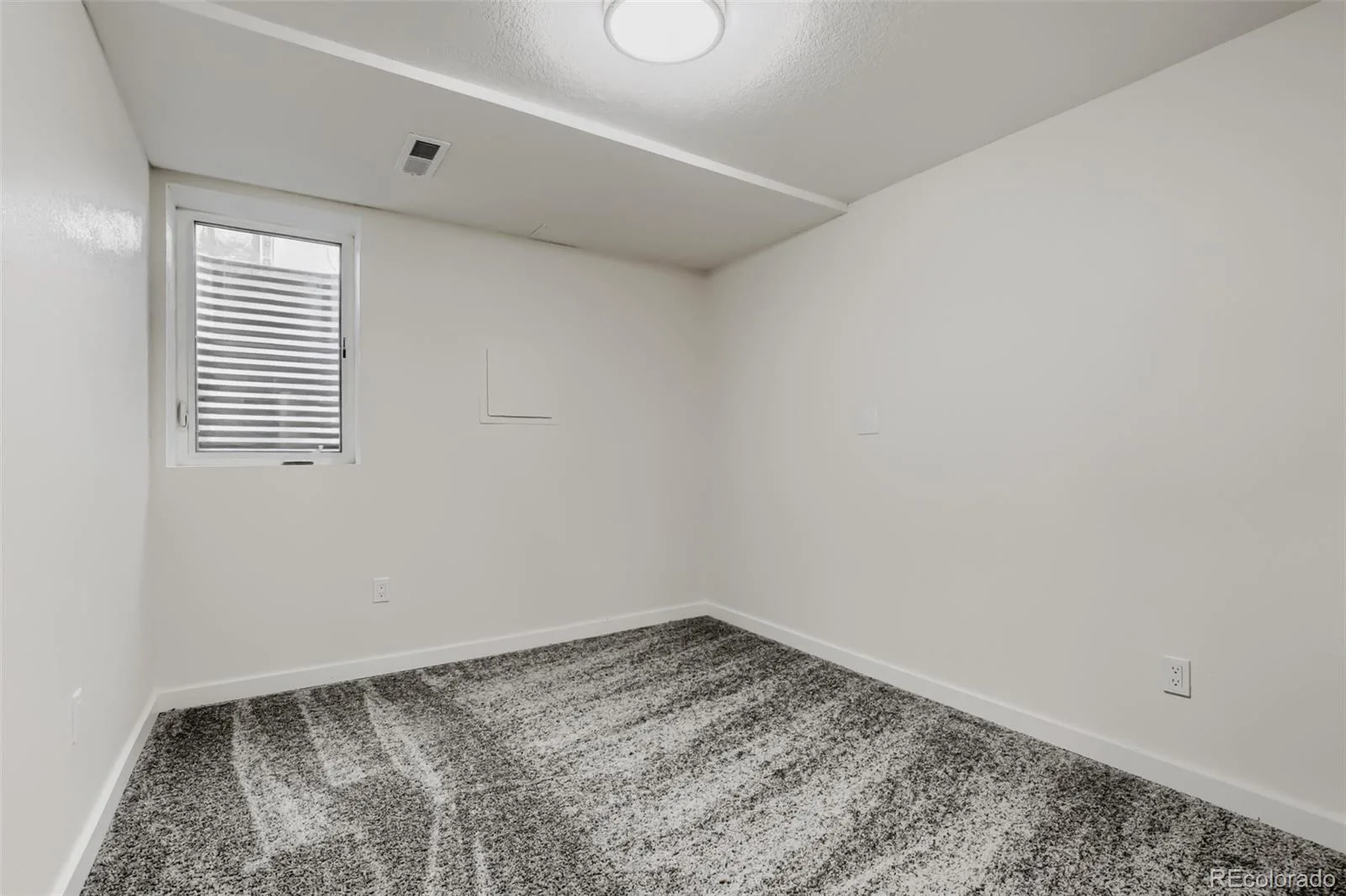 689 Jasper Street Aurora CO 80011 MLS #REC8789367 06032026163513 1600 12