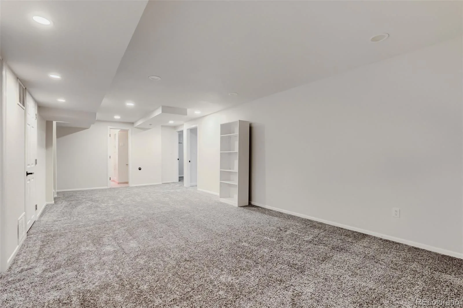 689 Jasper Street Aurora CO 80011 MLS #REC8789367 06032026163513 1600 15