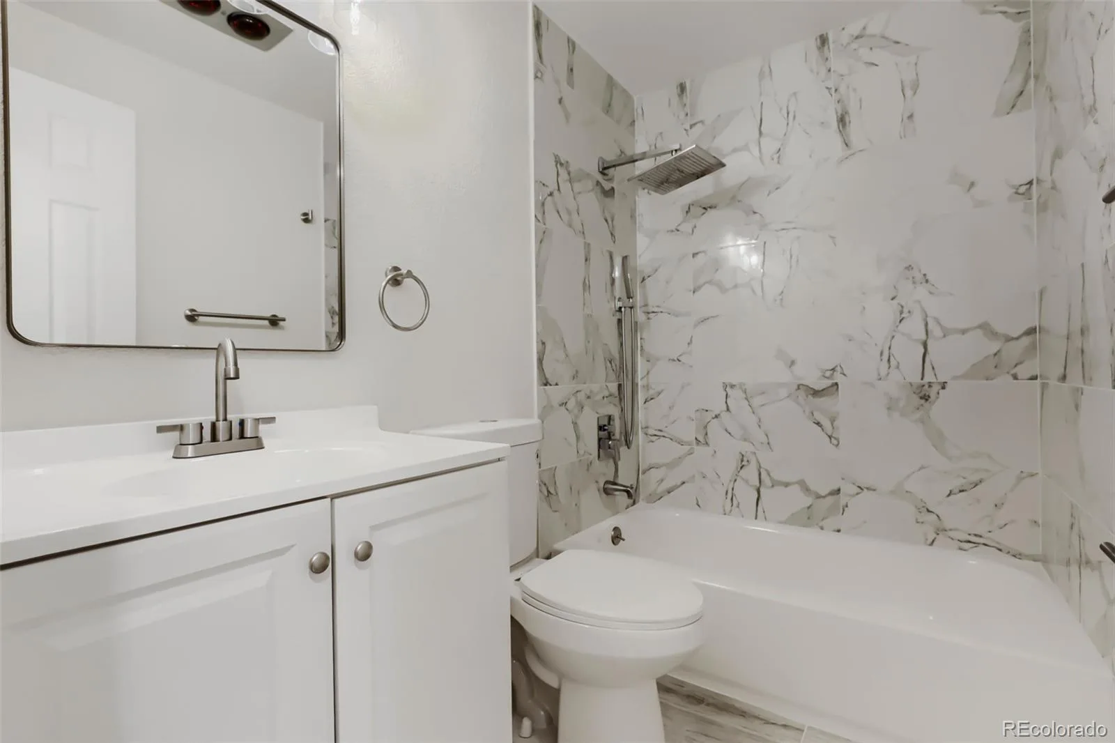 689 Jasper Street Aurora CO 80011 MLS #REC8789367 06032026163513 1600 21