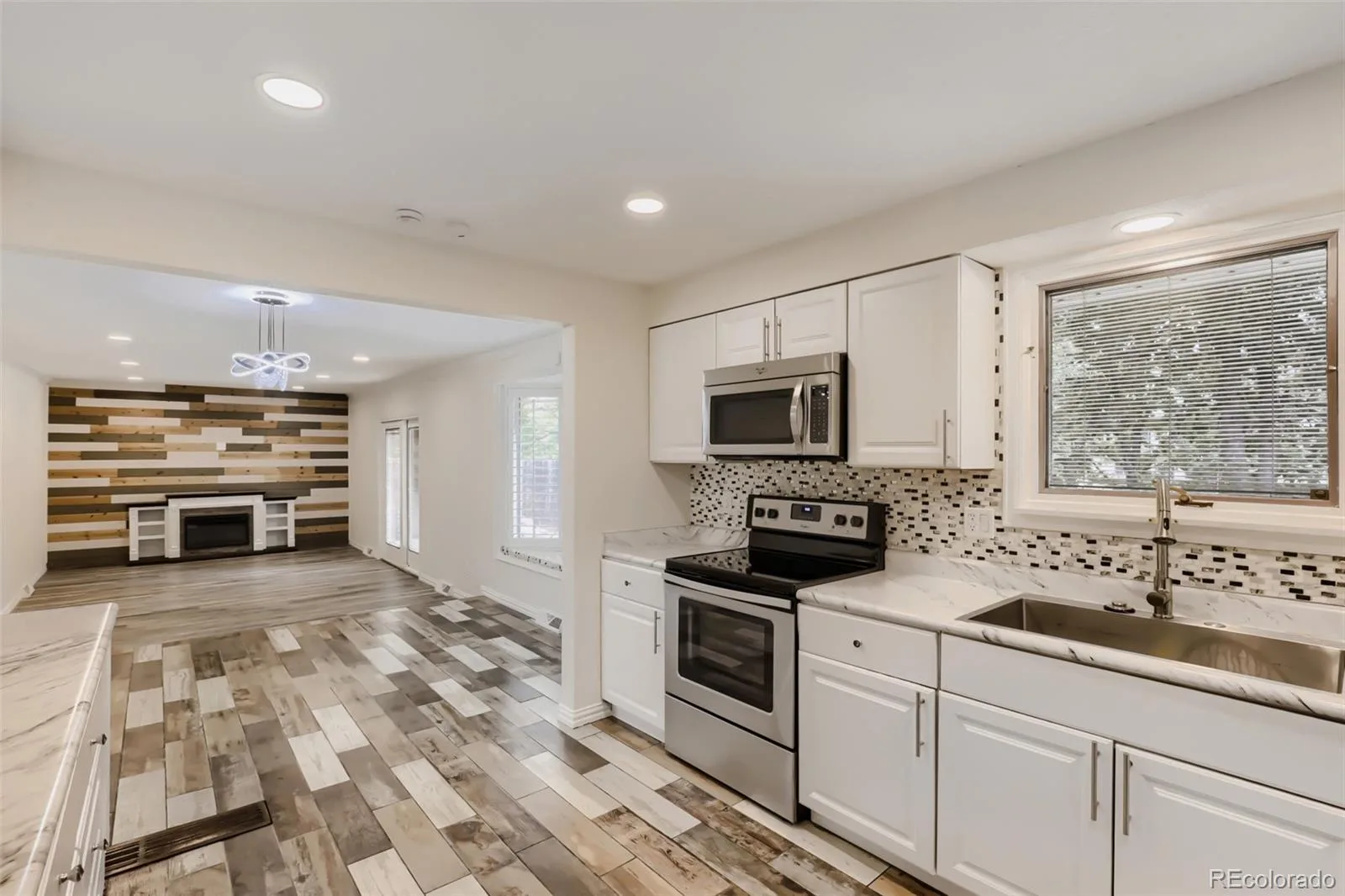 689 Jasper Street Aurora CO 80011 MLS #REC8789367 06032026163513 1600 4