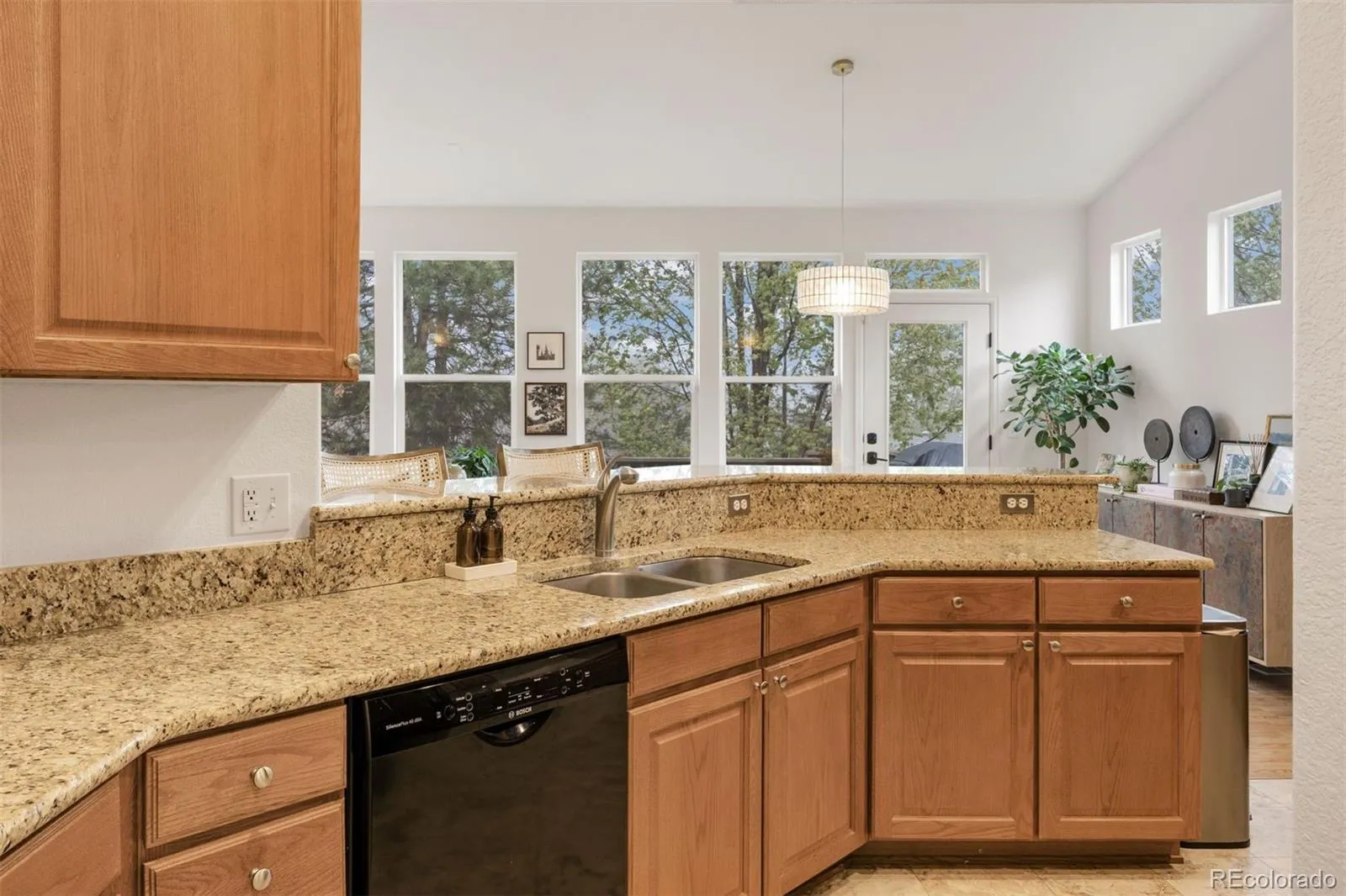 1037 Snow Lily Court Castle Pines CO 80108 MLS #REC8790389 05012026143629 1600 10