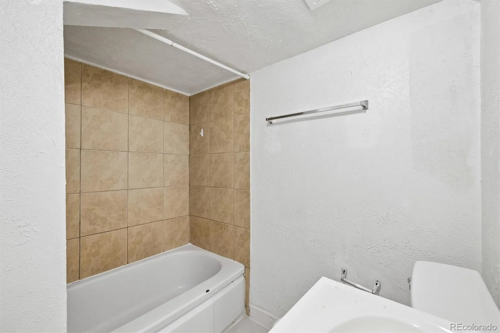 1064 Galena Street Aurora CO 80010 | MLS #REC8790915 08252026192736 1600 15
