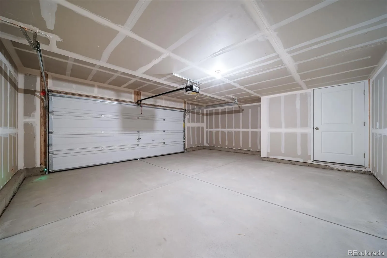 10060 Revere Court Commerce City CO 80022 | MLS #REC8804856 08122026193855 1600 27