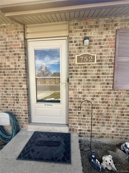 752 Lewiston Street Aurora CO 80011 MLS #REC8804885 05012026235233 800 2