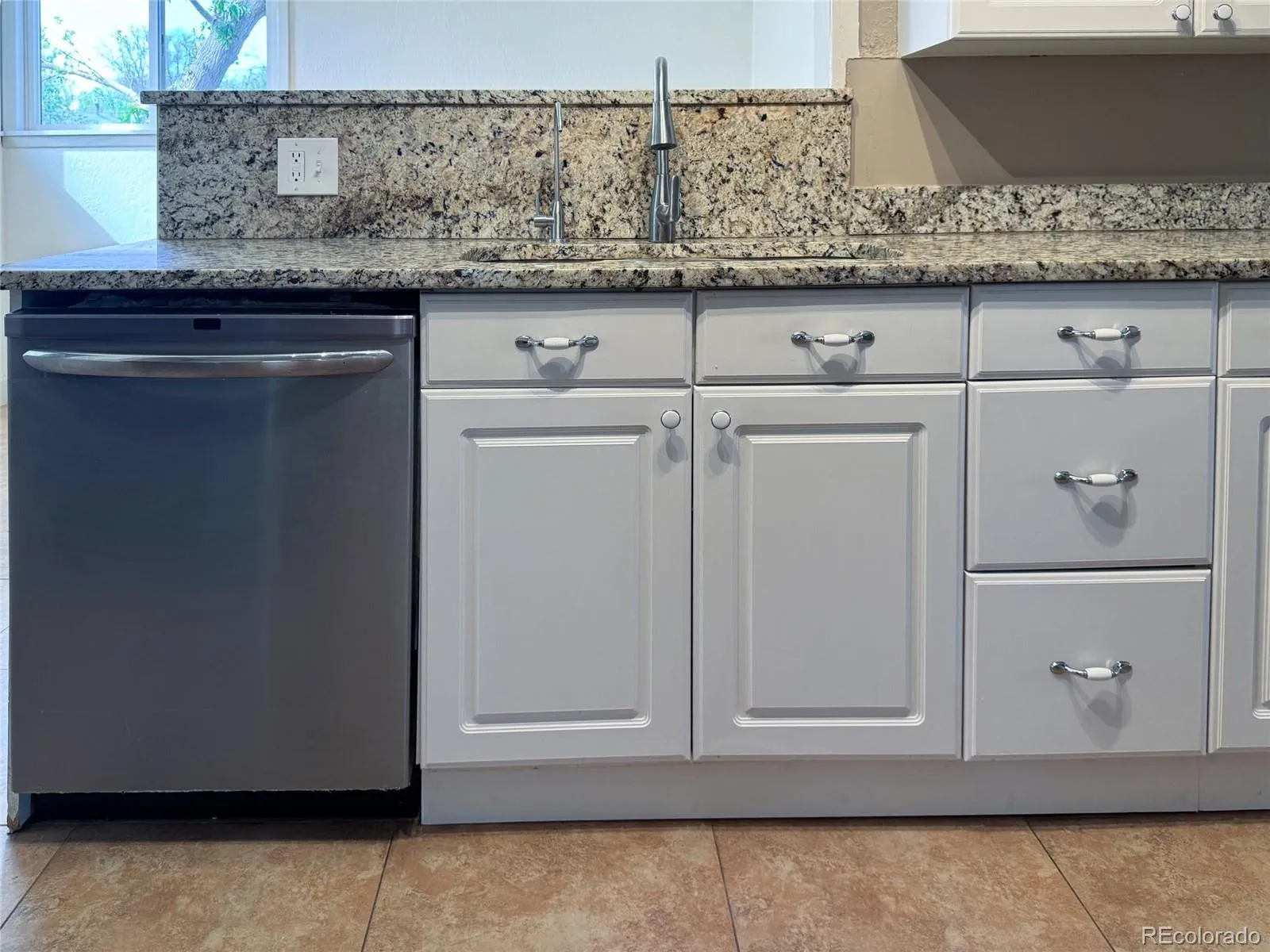 4437 S Bannock Street Englewood CO 80110 MLS #REC8808952 04282026231808 1600 13