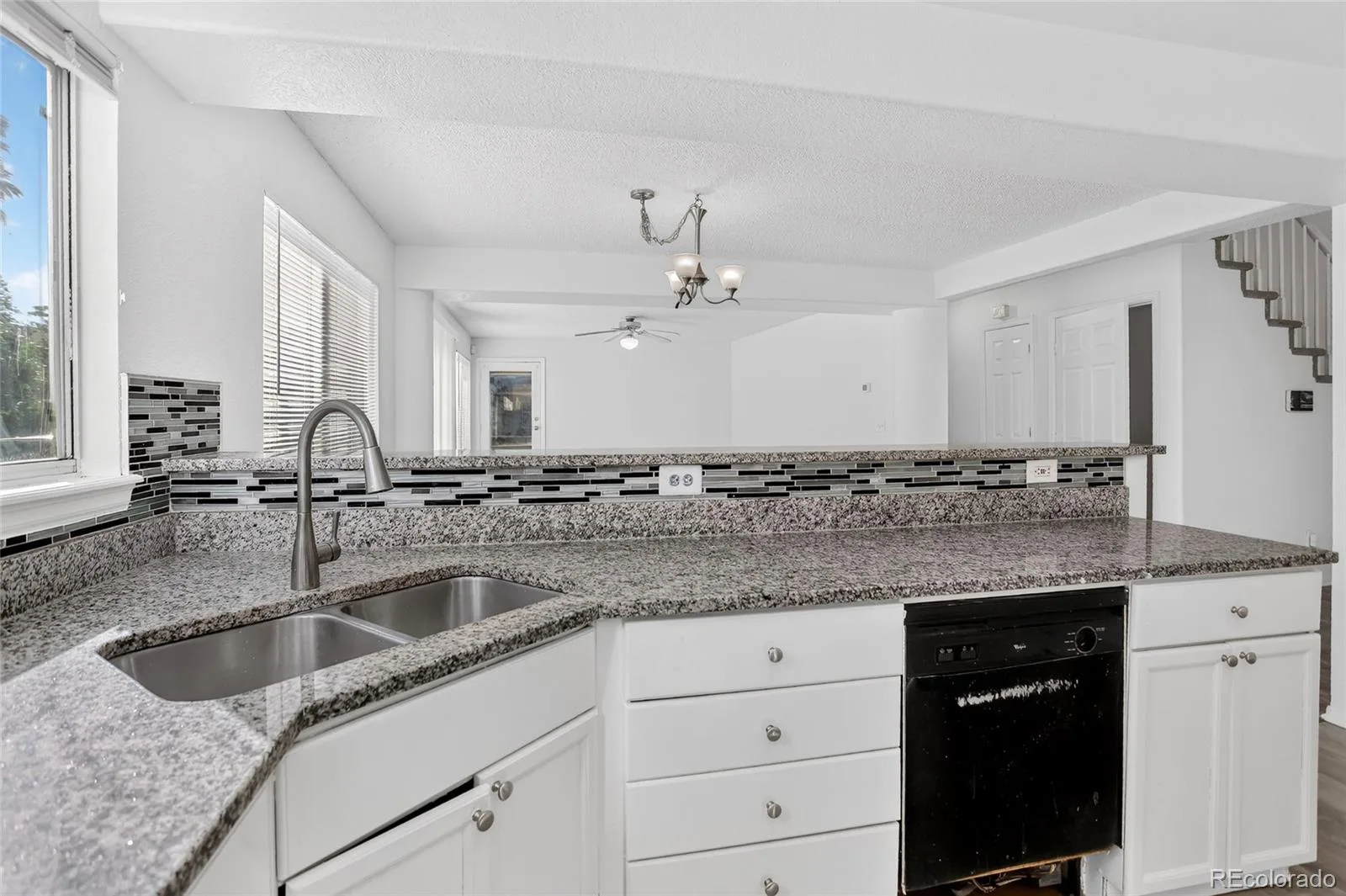 4300 Danube Way Denver CO 80249 | MLS #REC8811166 09222026215803 1600 14