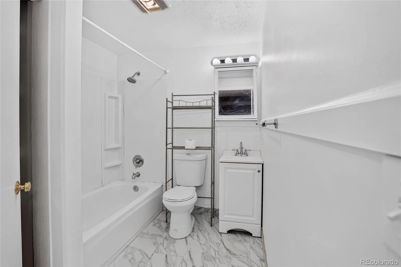 4300 Danube Way Denver CO 80249 | MLS #REC8811166 09222026215803 1600 42