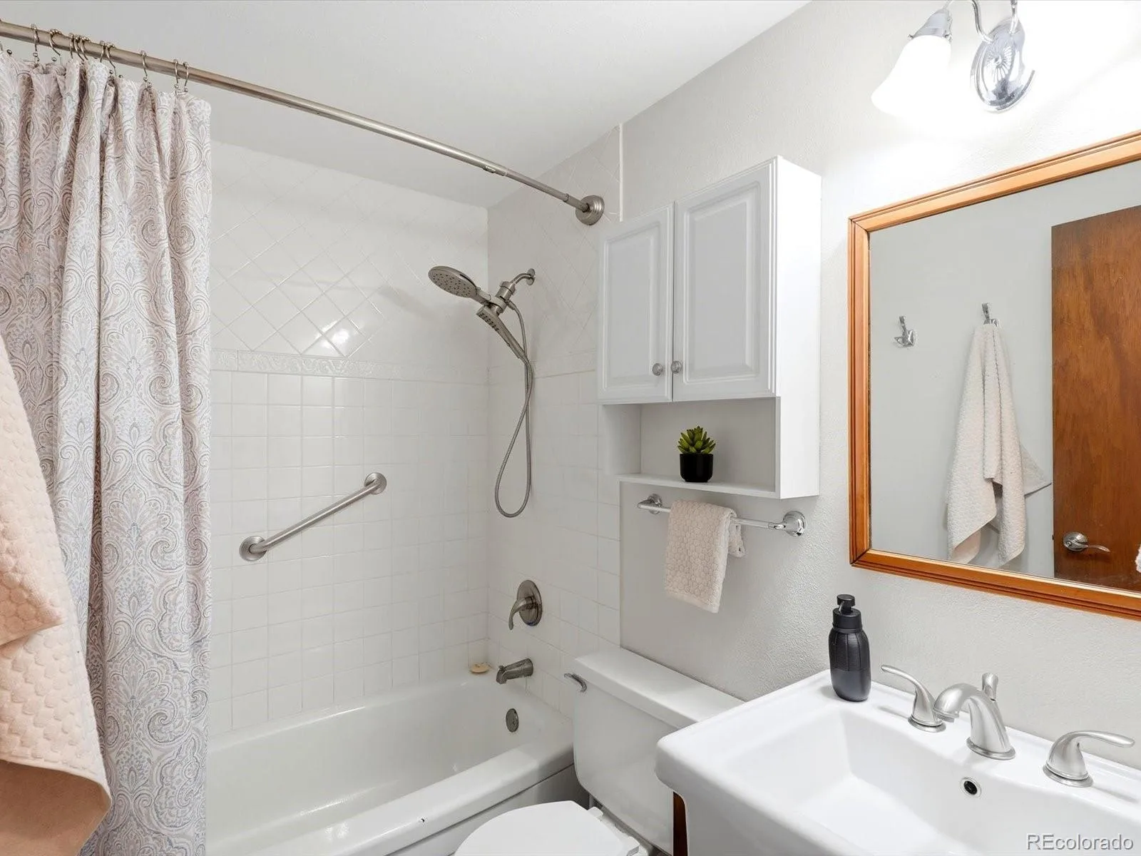 6309 Eaton Court Arvada CO 80003 | MLS #REC8814784 08012026005825 1600 19