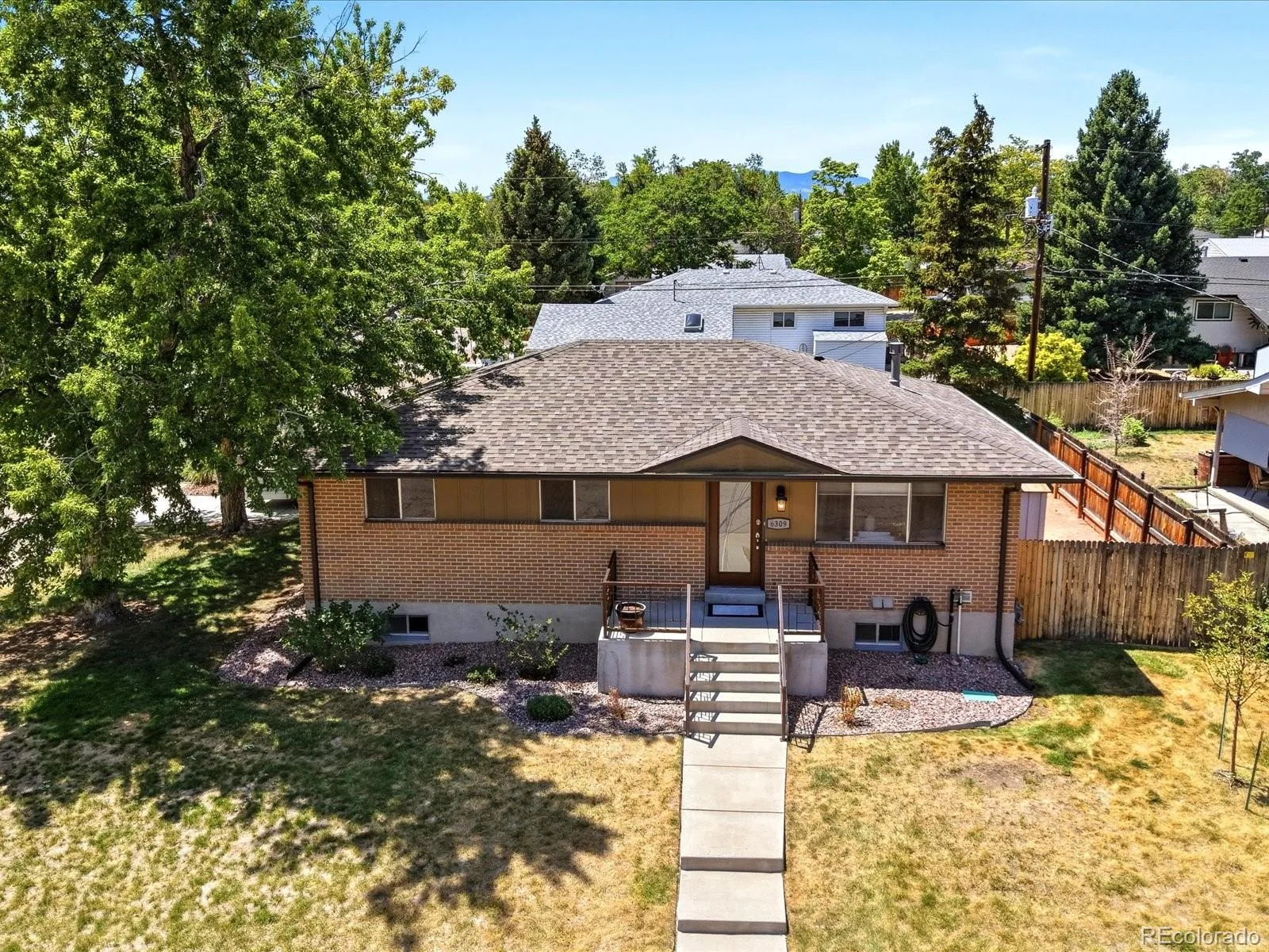 6309 Eaton Court Arvada CO 80003 | MLS #REC8814784 08012026005825 1600 34