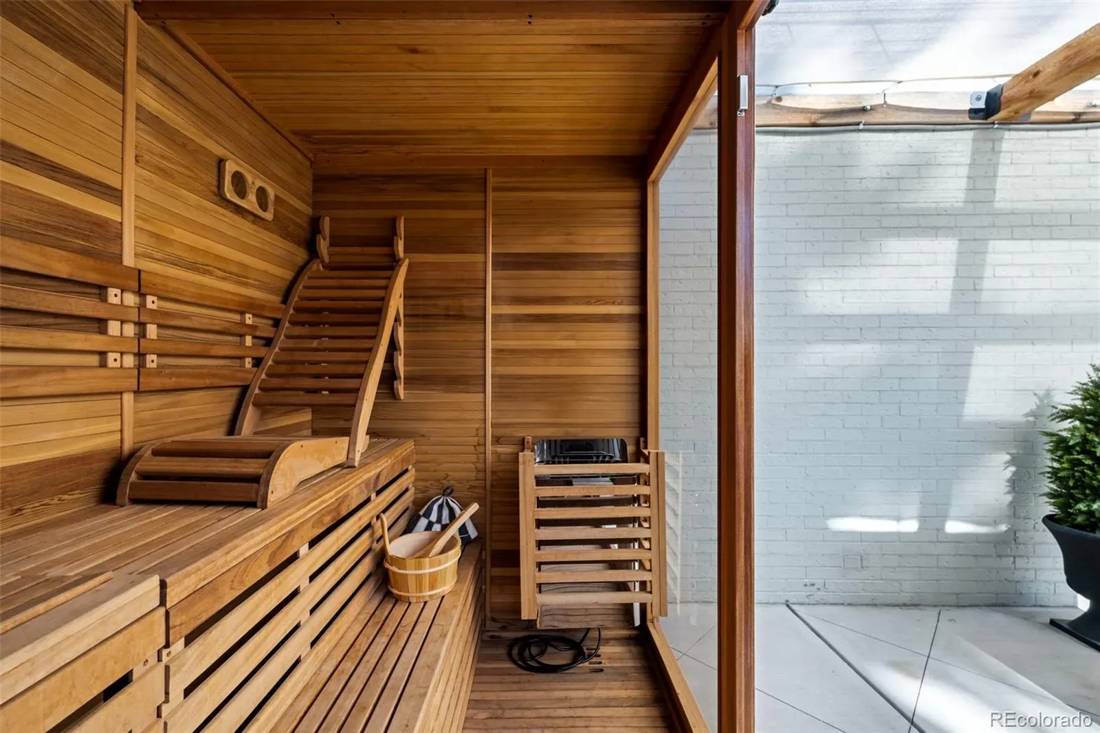 03162026215109 1600 40