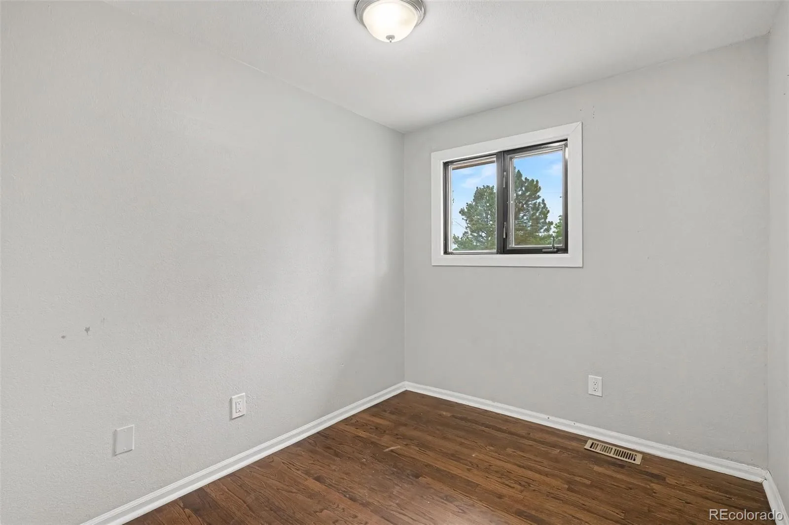 661 E Fremont Avenue Littleton CO 80122 | MLS #REC8830710 07292026002823 1600 14