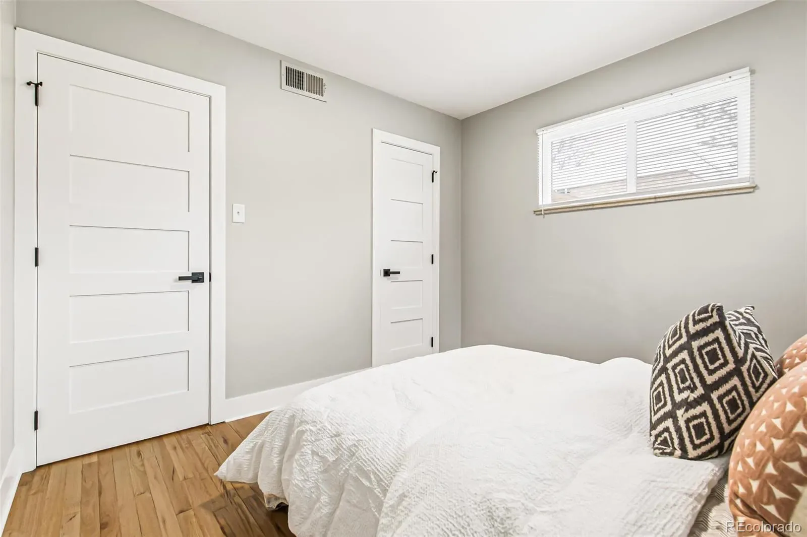 03282026000000 1600 18