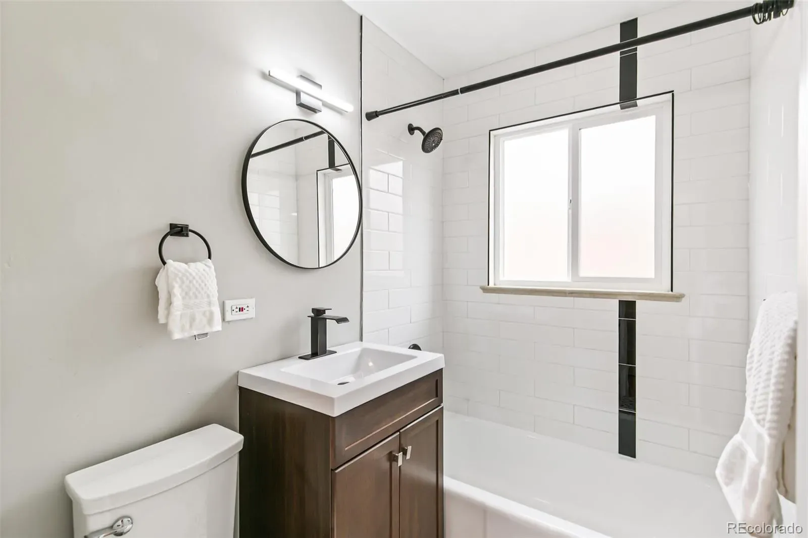 03282026000000 1600 19