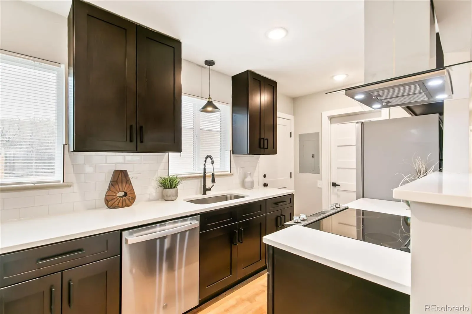 03282026000000 1600 9