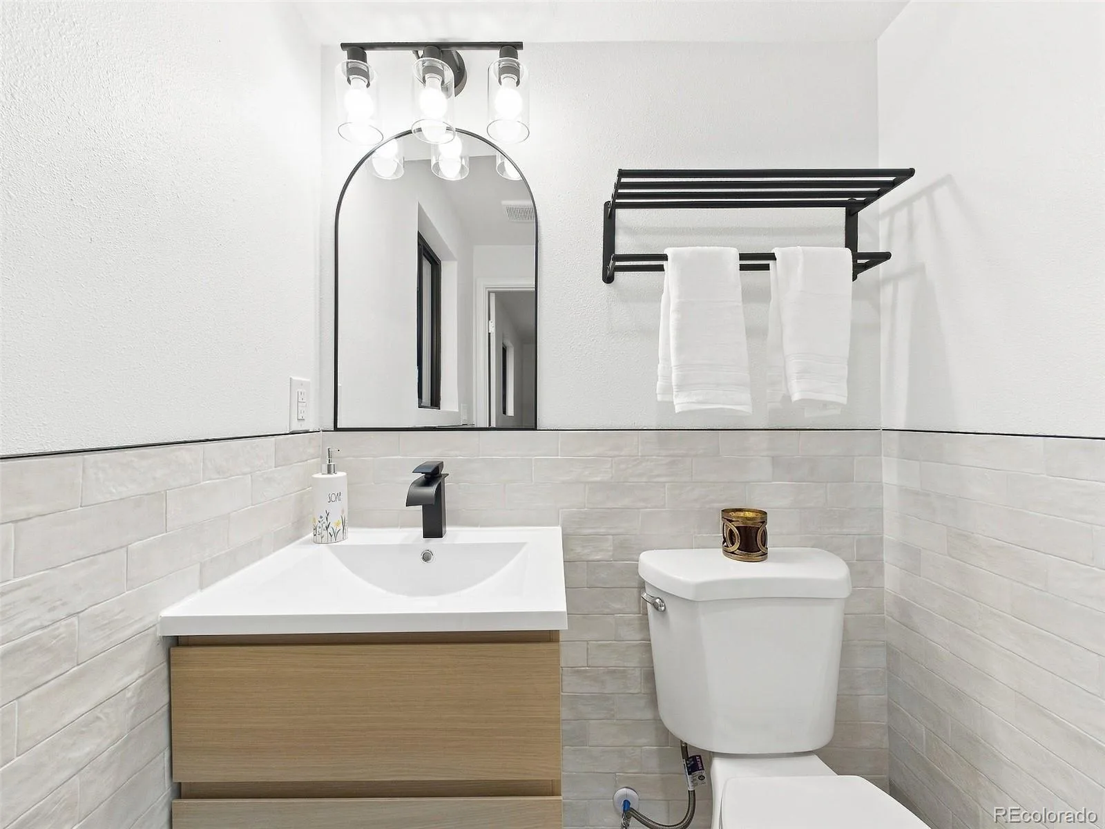 2361 S Holly Place Denver CO 80222 | MLS #REC8831250 08282026202005 1600 30