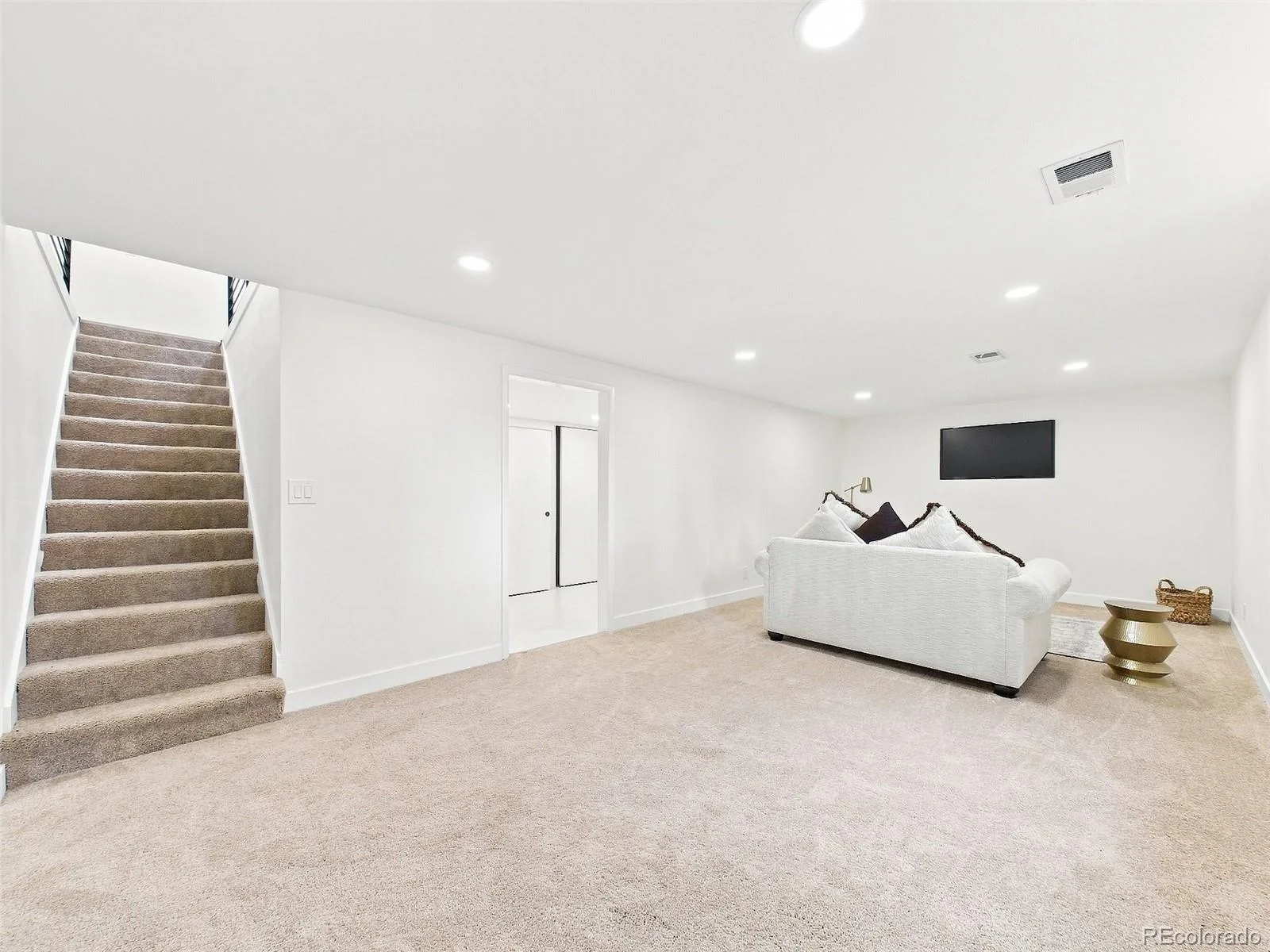 2361 S Holly Place Denver CO 80222 | MLS #REC8831250 08282026202005 1600 31