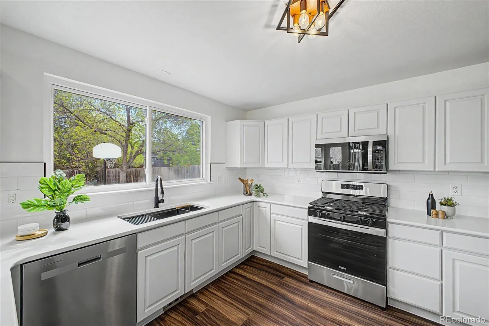 5532 S Lisbon Lane Centennial CO 80015 MLS #REC8836750 04182026022235 1600 20