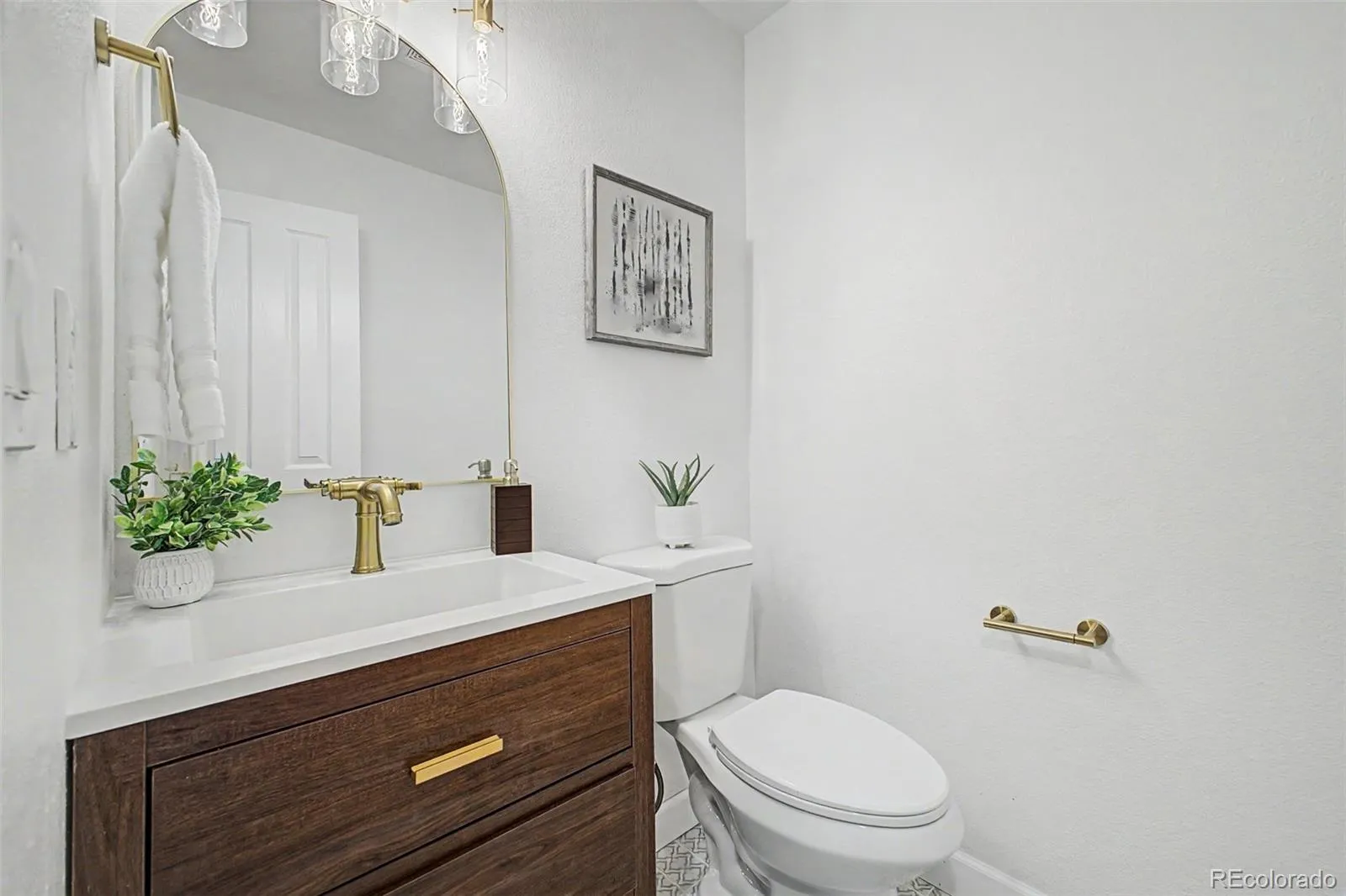 5532 S Lisbon Lane Centennial CO 80015 MLS #REC8836750 04182026022235 1600 21