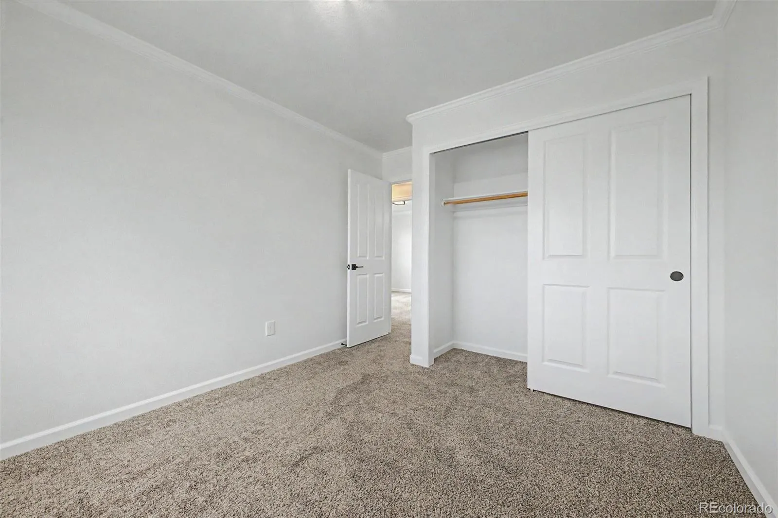 5532 S Lisbon Lane Centennial CO 80015 MLS #REC8836750 04182026022235 1600 32