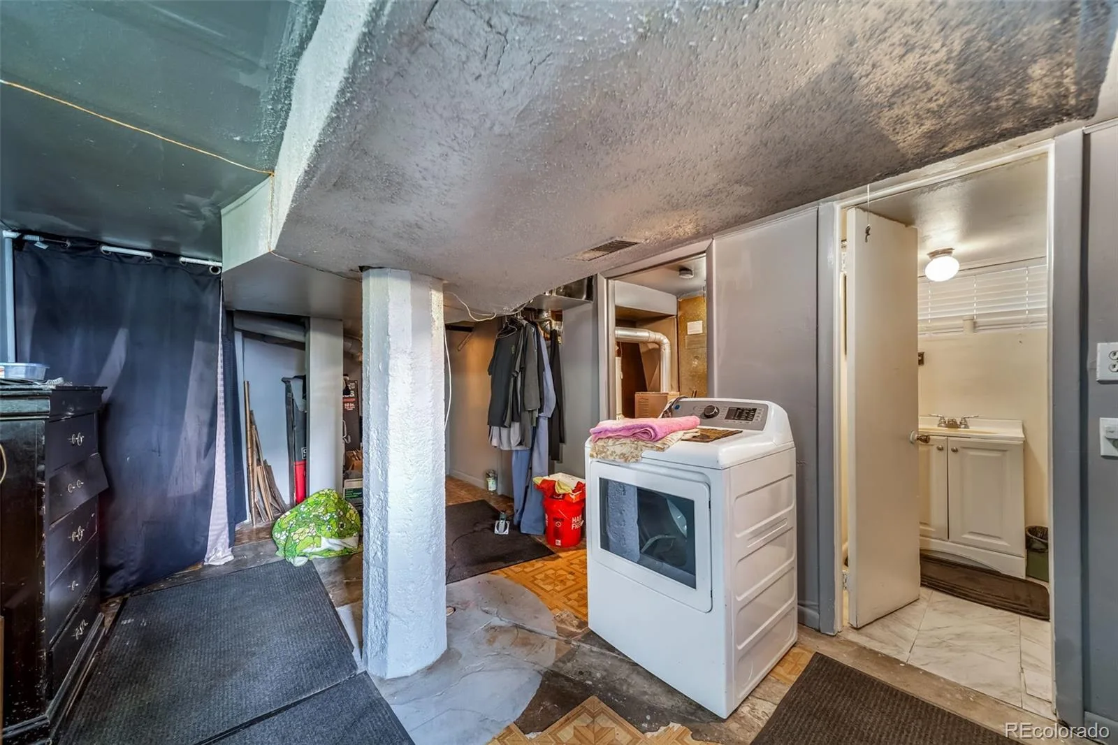 2678 Jasmine Street Denver CO 80207 | MLS #REC8837433 09222026215514 1600 23
