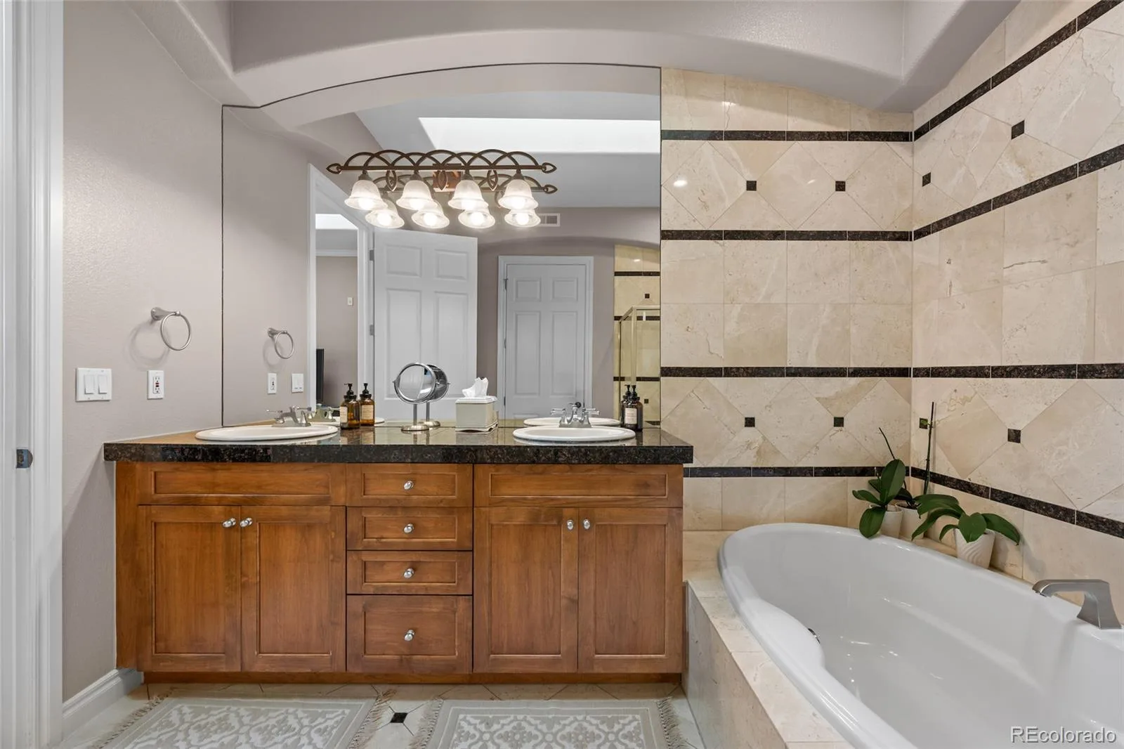 40 Madison Street #303 Denver CO 80206 | MLS #REC8837887 10032026001455 1600 14