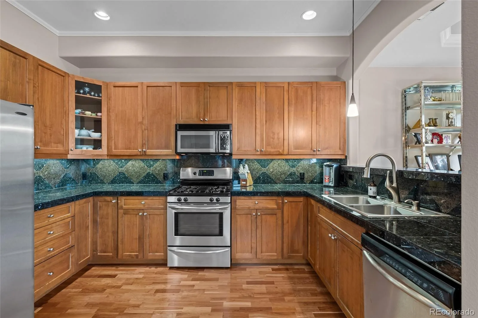 40 Madison Street #303 Denver CO 80206 | MLS #REC8837887 10032026001455 1600 17