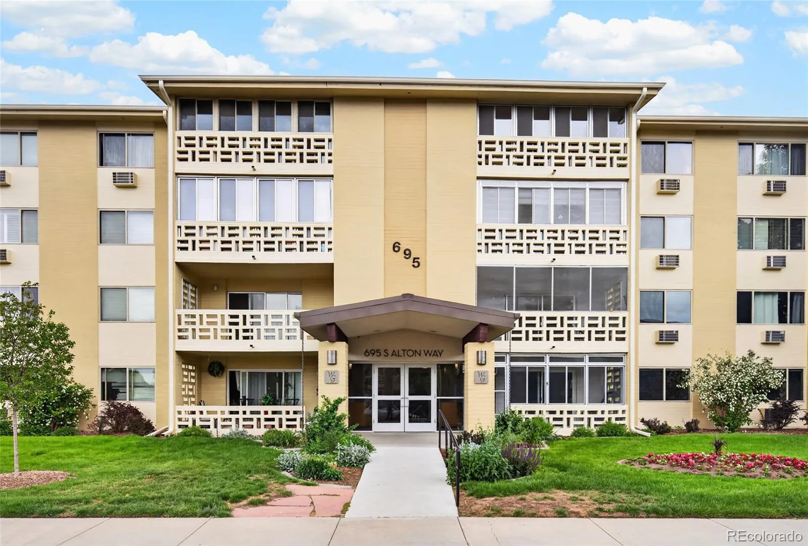 695 S Alton Way #9A Denver CO 80247 MLS #REC8838956 06132026172158 1600 32