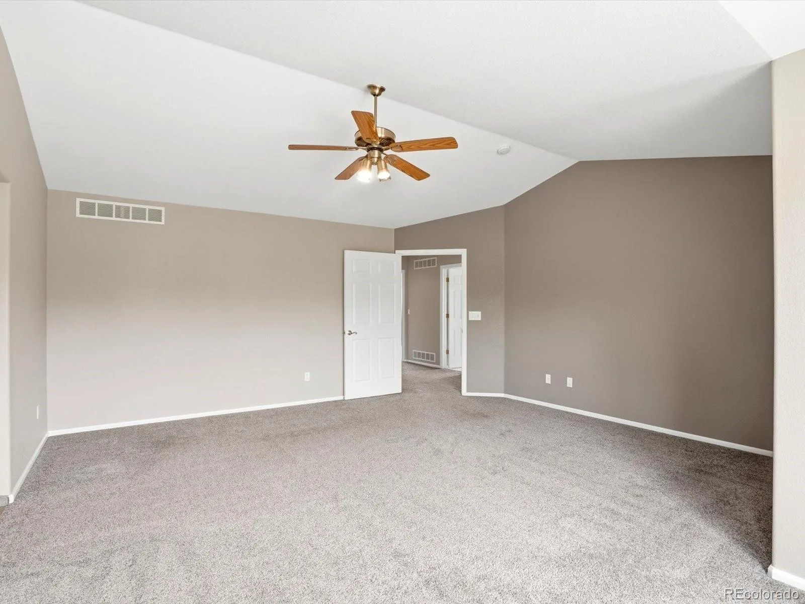 18740 E Progress Avenue Centennial CO 80015 MLS #REC8839493 06092026162733 1600 23