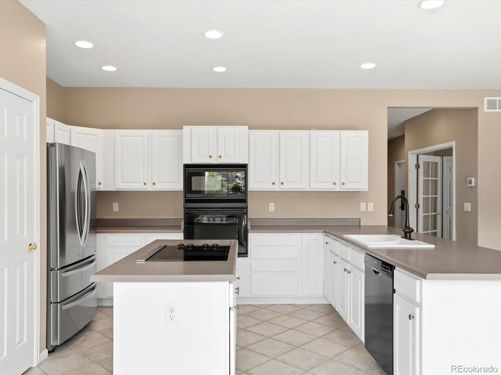 18740 E Progress Avenue Centennial CO 80015 MLS #REC8839493 06092026162733 1600 7