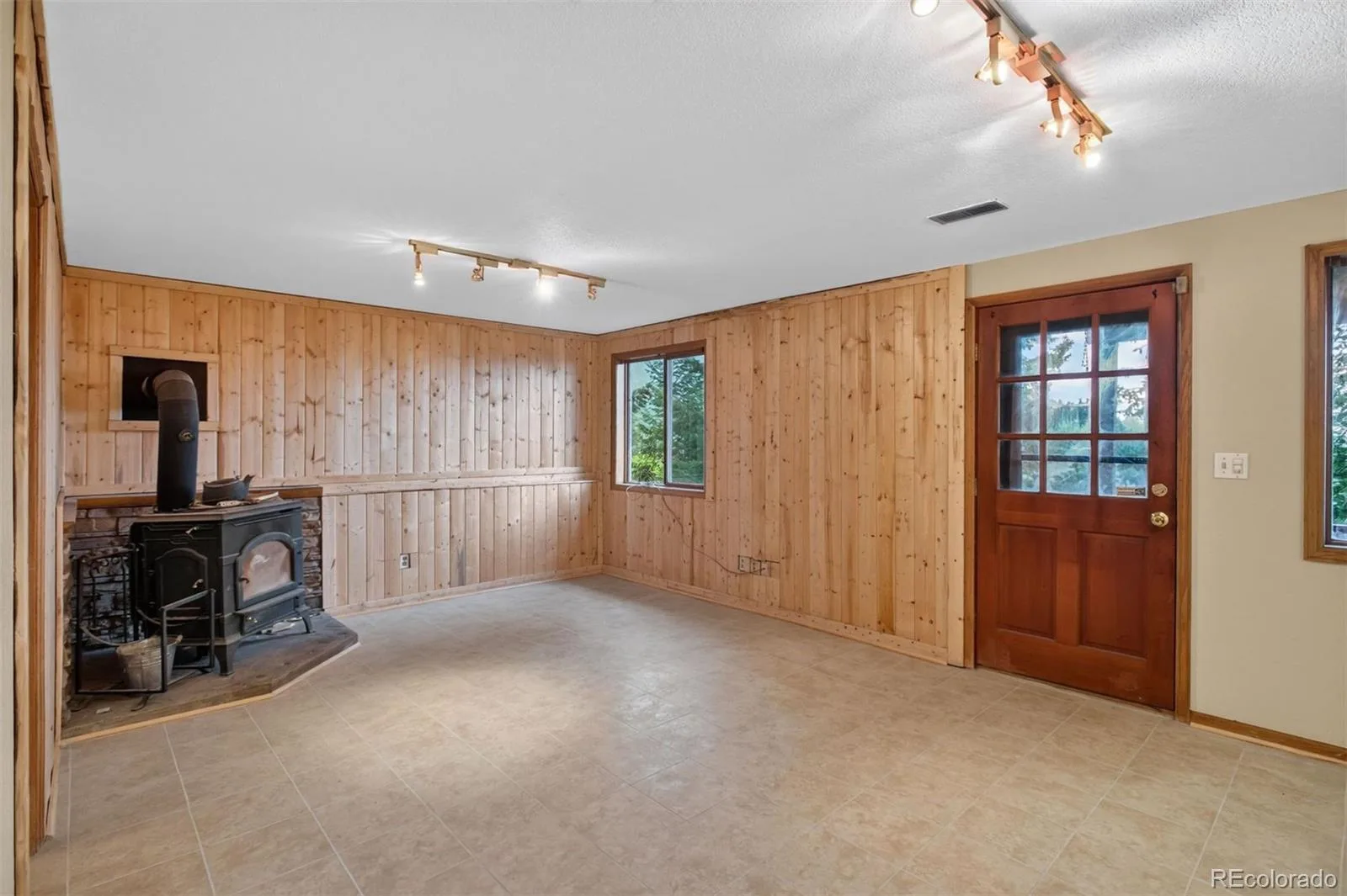 10176 Crest View Drive Morrison CO 80465 | MLS #REC8840756 08202026161846 1600 21