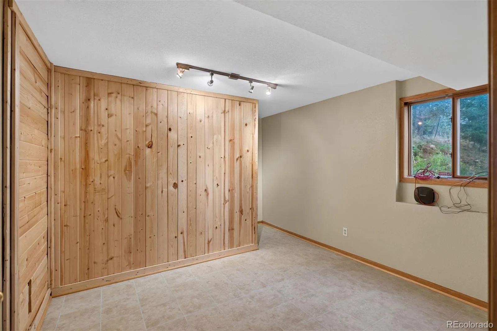 10176 Crest View Drive Morrison CO 80465 | MLS #REC8840756 08202026161846 1600 23