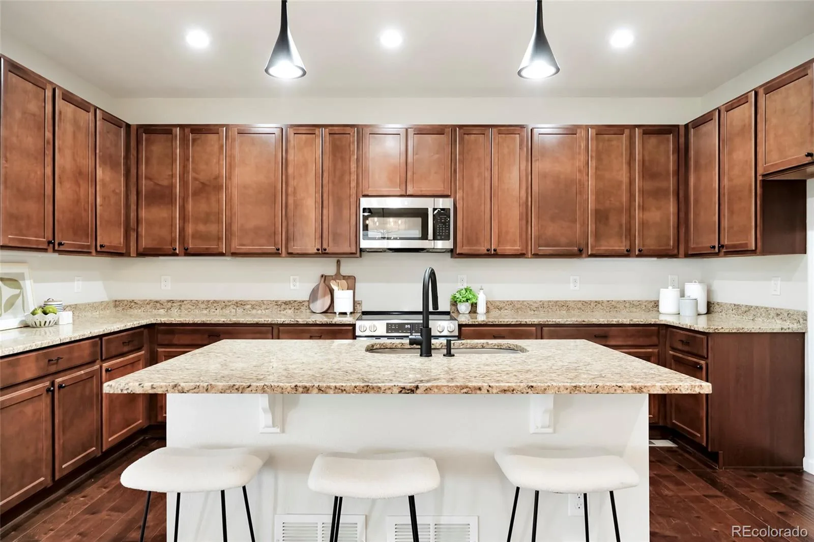 7367 S Pennsylvania Street Littleton CO 80122 MLS #REC8841909 06082026210706 1600 8