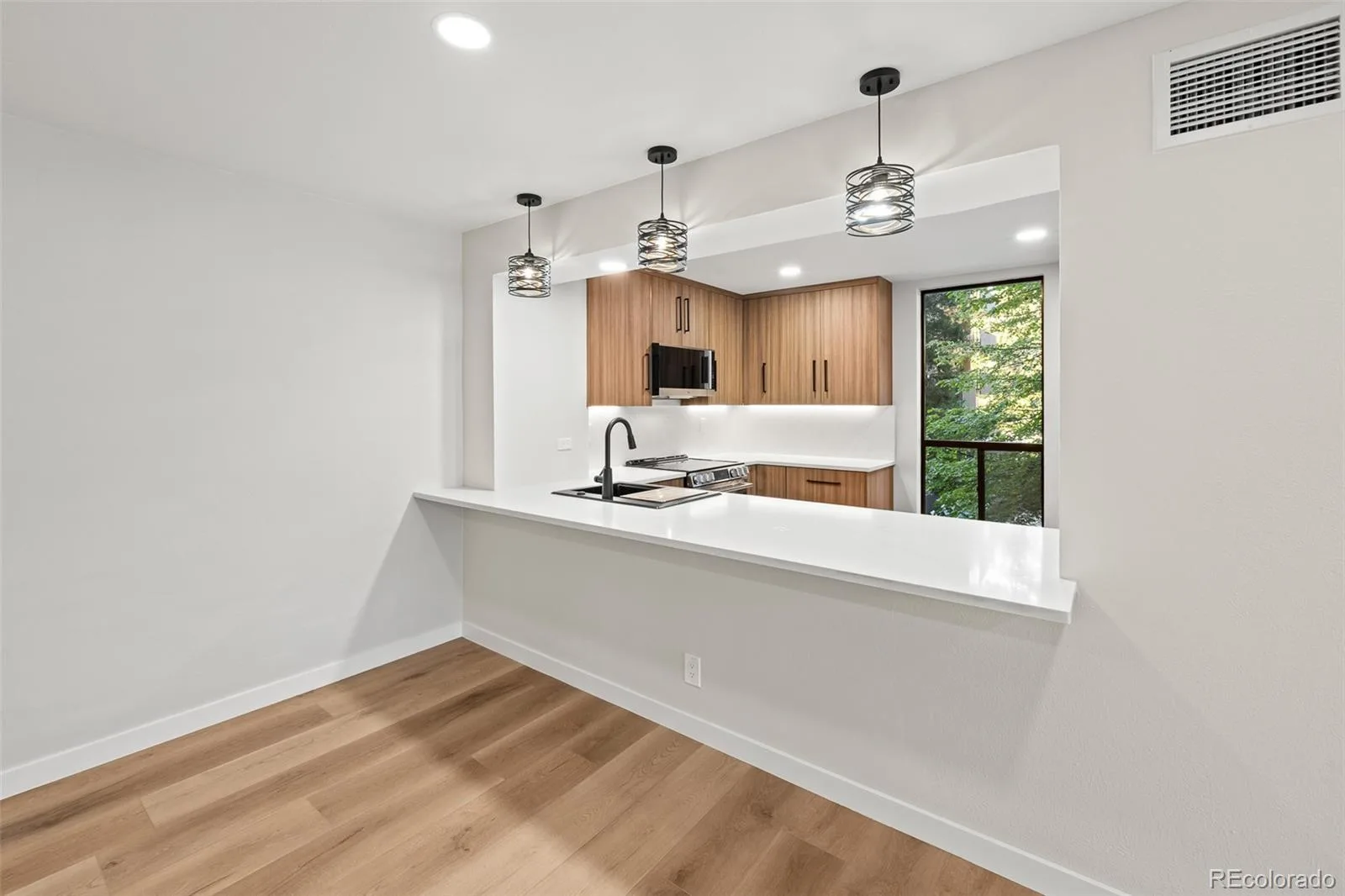 460 S Marion Parkway #254 #B Denver CO 80209 | MLS #REC8846221 10032026013435 1600 19