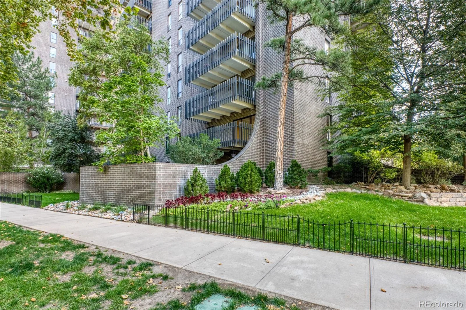 460 S Marion Parkway #254 #B Denver CO 80209 | MLS #REC8846221 10032026013435 1600 2